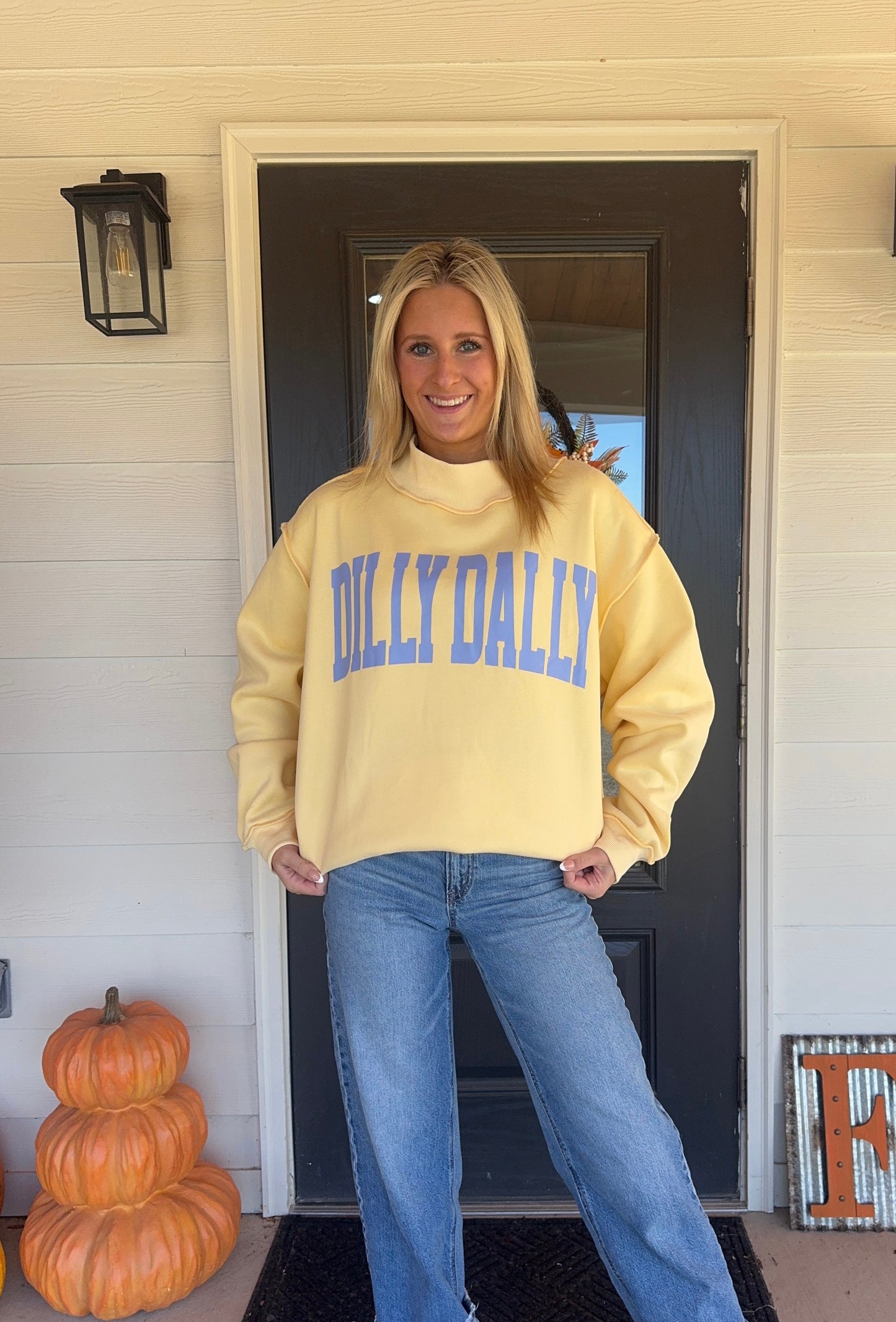 DILLY DALLY Reversible Mock-Neck Sweatshirt